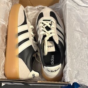 Adidas Men's Black, White, and Tan Sneakers